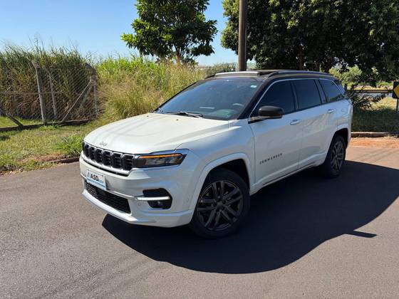 JEEP COMMANDER 2.0 HURRICANE 4 TURBO GASOLINA OVERLAND AT9 JEEP COMMANDER 2.0 HURRICANE 4 TURBO GASOLINA OVERLAND AT9